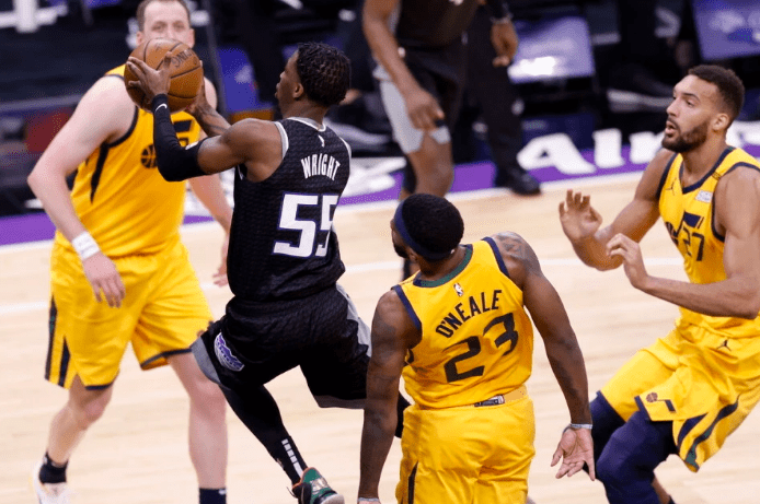 上海久事窗口期再遭质疑赛后费耶诺德备战NBA总决赛，连对手都承认：萨克拉门托国王调整名单备战CBA季后赛的简单介绍