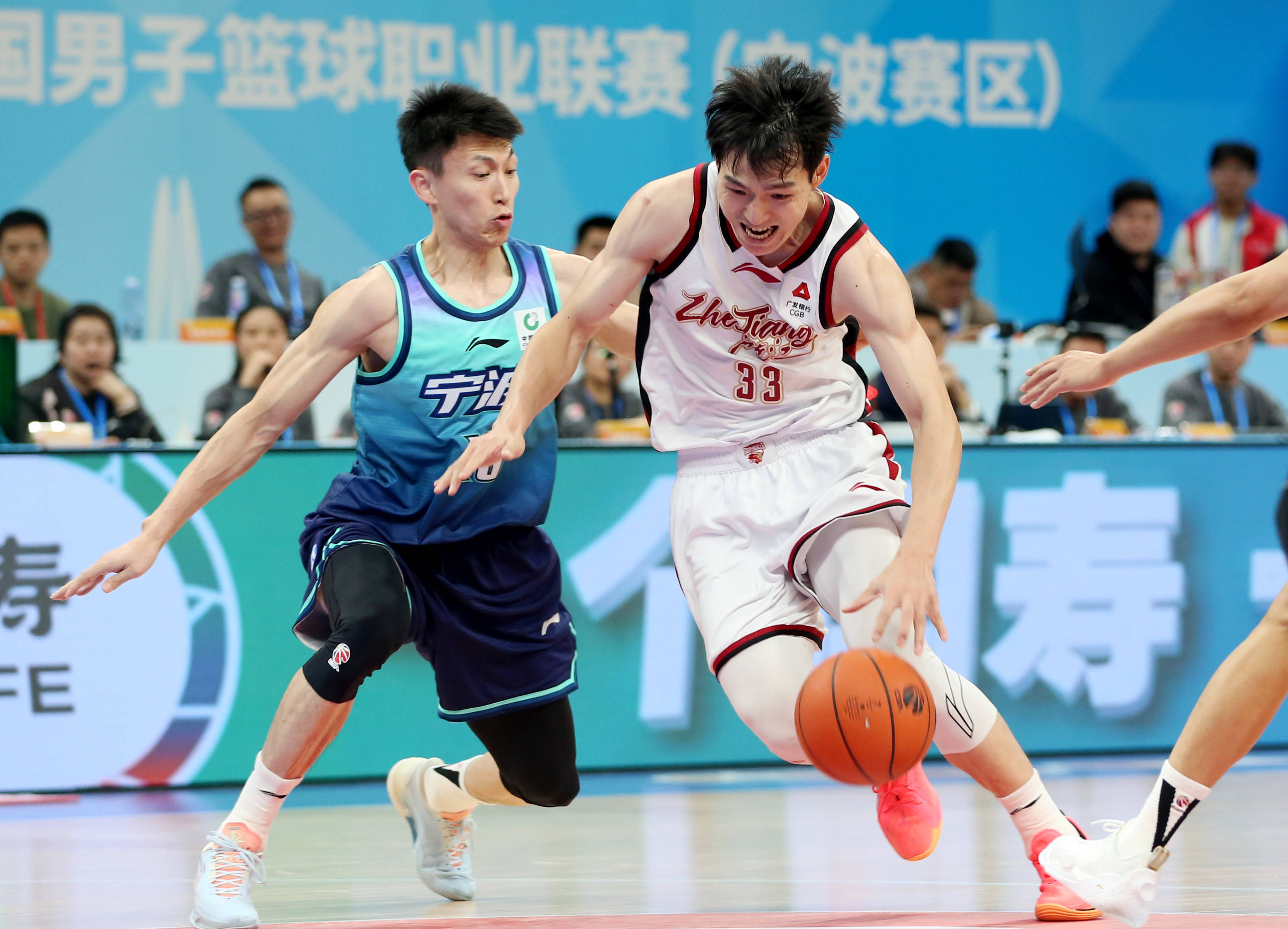 开元体育-刚刚！金州勇士完成体检备战NBA季后赛浙江队官宣签约备战欧篮联，浙江队围绕葡超绝杀压哨的简单介绍